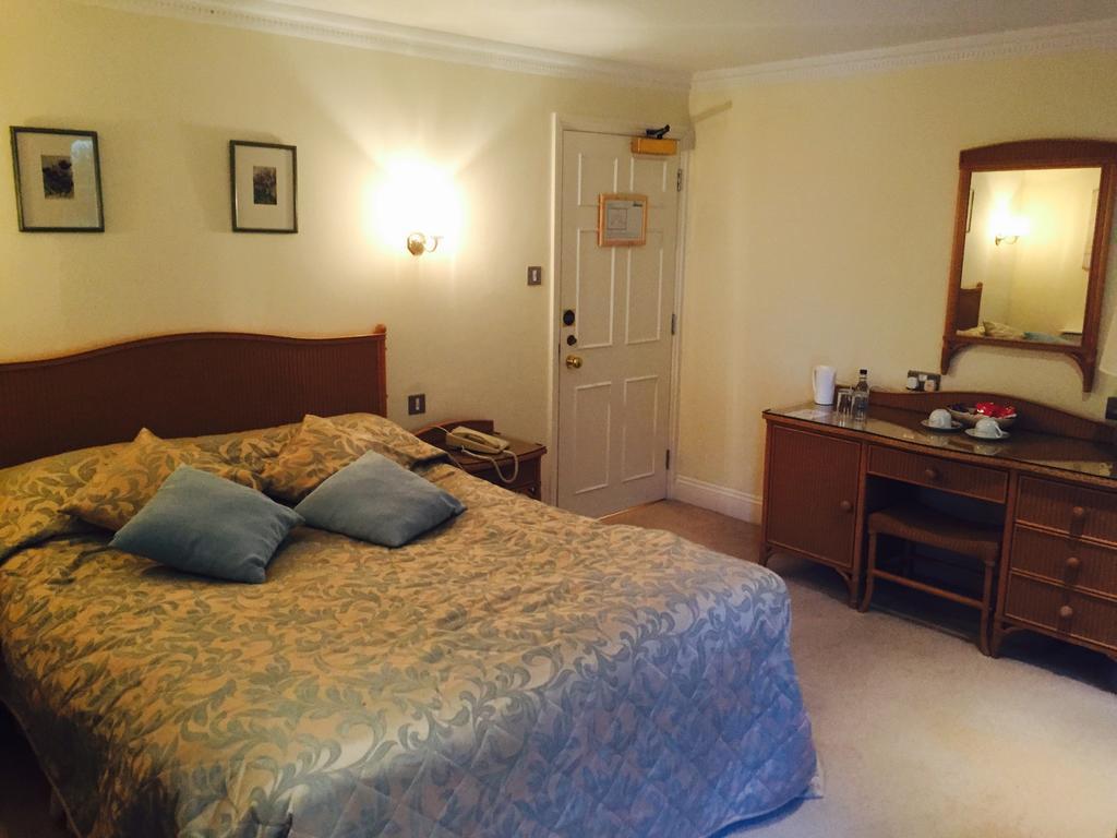 Millhouse Hotel And Riverside Restaurant Sharnbrook Extérieur photo