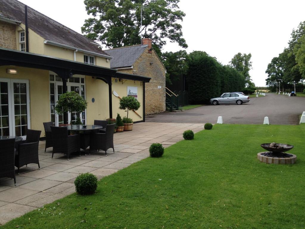 Millhouse Hotel And Riverside Restaurant Sharnbrook Extérieur photo