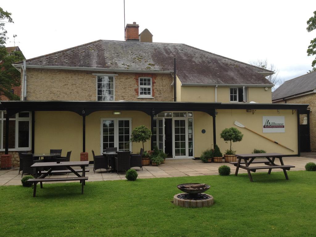 Millhouse Hotel And Riverside Restaurant Sharnbrook Extérieur photo